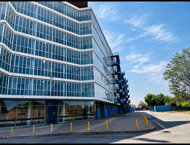 3 BEDROOM FLAT FOR SALE IN ARCON PARK